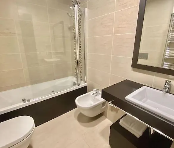 Апартаменты Piso De Lujo Con Piscina Y Gym, A 2min De La Playa Ла-Корунья